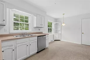 206 Village Ln, Greensboro, NC 27409 - Photo 5
