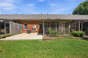710 Vinebury Ln, High Point, NC 27265 - Photo 23