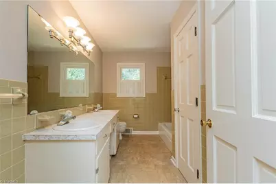 2608 Amesbury Road, Winston-Salem, NC 27103 - Photo 15