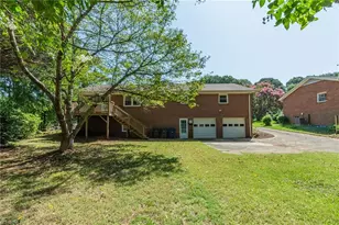 2608 Amesbury Rd, Winston-Salem, NC 27103 - Photo 39