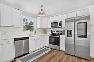 5722 Friendswood Dr, Greensboro, NC 27409 - Photo 15
