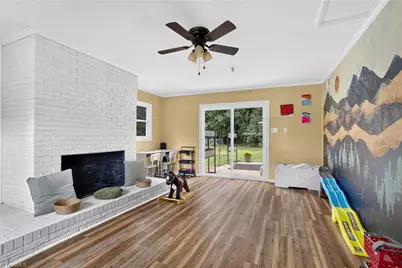 5722 Friendswood Drive, Greensboro, NC 27409 - Photo 9