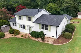 5722 Friendswood Dr, Greensboro, NC 27409 - Photo 3