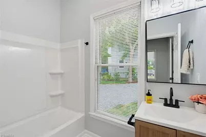 702 Maple Avenue, Burlington, NC 27215 - Photo 23
