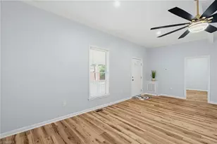 702 Maple Ave, Burlington, NC 27215 - Photo 13