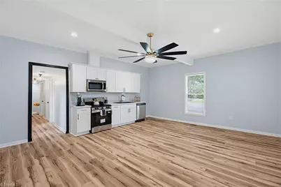 702 Maple Avenue, Burlington, NC 27215 - Photo 9