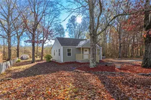 702 Maple Ave, Burlington, NC 27215 - Photo 5