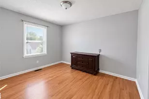 1017 Glendale Dr, Greensboro, NC 27406 - Photo 13