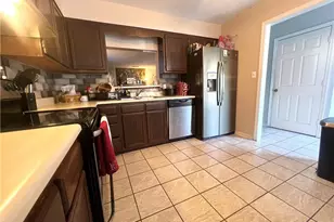 1017 Glendale Dr, Greensboro, NC 27406 - Photo 3