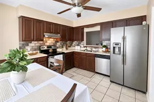 1017 Glendale Dr, Greensboro, NC 27406 - Photo 3