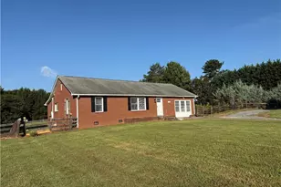 1747 Piney Grv Rd, Kernersville, NC 27284 - Photo 1