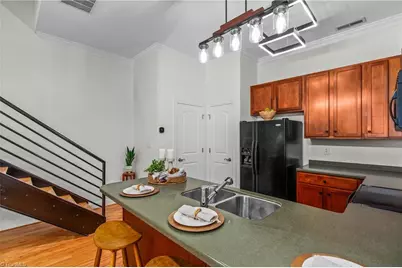 622 N Elm Street #H, Greensboro, NC 27401 - Photo 9