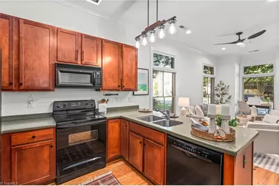 622 N Elm Street #H, Greensboro, NC 27401 - Photo 7