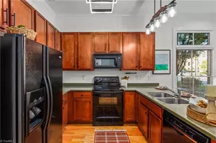 622 N Elm St, Greensboro, NC 27401 - Photo 11