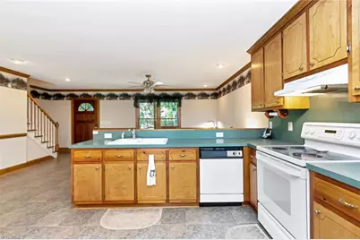 1050 Staghorn Road, Purlear, NC 28665 - Photo 5