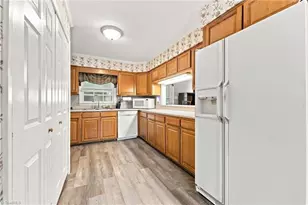 5009 Mallard Lake Dr, Greensboro, NC 27406 - Photo 13