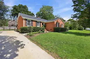 2302 Hathaway Dr, Greensboro, NC 27408 - Photo 29