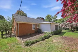 2302 Hathaway Dr, Greensboro, NC 27408 - Photo 33