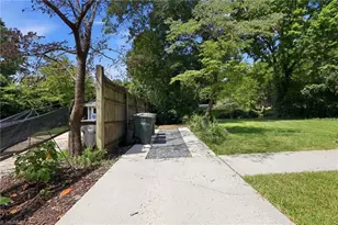 1111 Grayland St, Greensboro, NC 27408 - Photo 35
