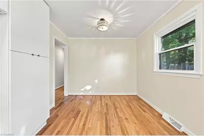 1004 W Meadowview Road, Greensboro, NC 27406 - Photo 9