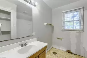 4114 Farmbrooke Dr, Greensboro, NC 27407 - Photo 25