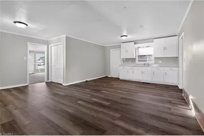 807 W Jackson Street, Mayodan, NC 27027 - Photo 11