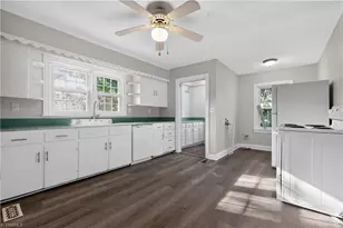 807 W Jackson St, Mayodan, NC 27027 - Photo 13