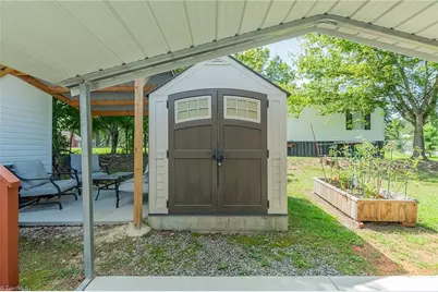 1025 E Holly Grove Road, Lexington, NC 27292 - Photo 7