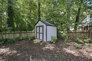 11 River Chase Ct, Greensboro, NC 27407 - Photo 29