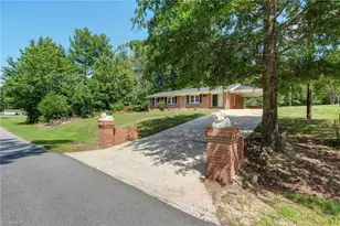 199 Rolling Hill Dr, Reidsville, NC 27320 - Photo 1