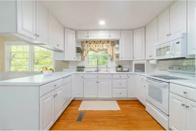2910 Hope Valley Road, Winston-Salem, NC 27106 - Photo 13