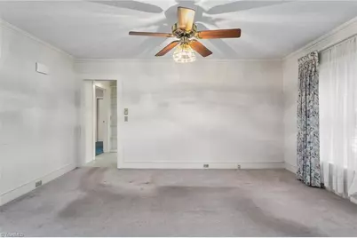 709 E Sunrise Avenue, Thomasville, NC 27360 - Photo 9