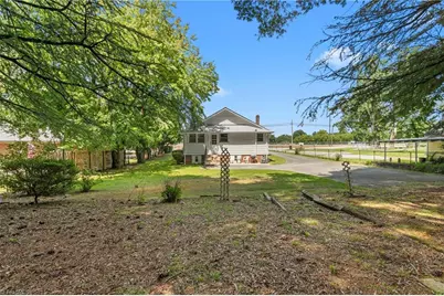 709 E Sunrise Avenue, Thomasville, NC 27360 - Photo 29