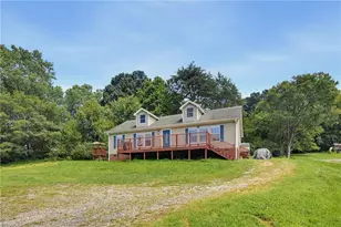4889 Baux Mountain Rd, Winston-Salem, NC 27105 - Photo 3