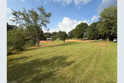 1018 Person Street, Eden, NC 27288 - Photo 5
