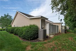 3273 Hyde Pl Cir, Winston-Salem, NC 27103 - Photo 37