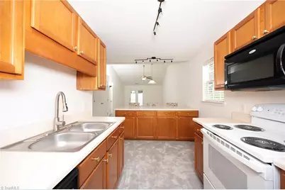 3273 Hyde Place Circle, Winston-Salem, NC 27103 - Photo 11