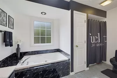 3809 Oak Forest Drive, High Point, NC 27265 - Photo 17