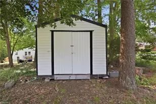 2405 Hillford Dr, Burlington, NC 27217 - Photo 15