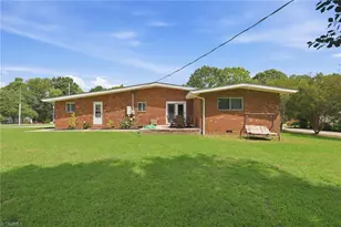 2405 Hillford Dr, Burlington, NC 27217 - Photo 13