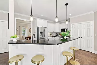 4701 Pebble Lake Drive, Pfafftown, NC 27040 - Photo 11