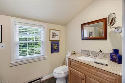 211 E Avondale Drive, Greensboro, NC 27403 - Photo 27