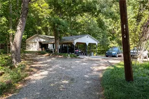415 Benge Dr, Elkin, NC 28621 - Photo 3