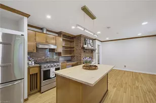 1002 Surry Dr, Greensboro, NC 27408 - Photo 7