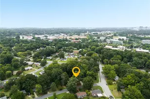1002 Surry Dr, Greensboro, NC 27408 - Photo 39