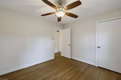 1002 Surry Drive, Greensboro, NC 27408 - Photo 25