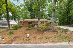 1002 Surry Dr, Greensboro, NC 27408 - Photo 3