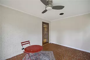 1002 Surry Dr, Greensboro, NC 27408 - Photo 17