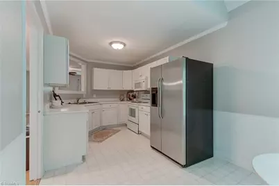 929 Kensal Green Drive, Kernersville, NC 27284 - Photo 9