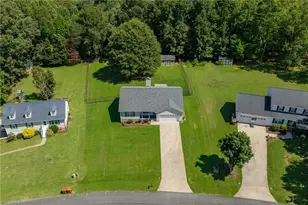 194 Briarcreek Dr, Winston-Salem, NC 27107 - Photo 35